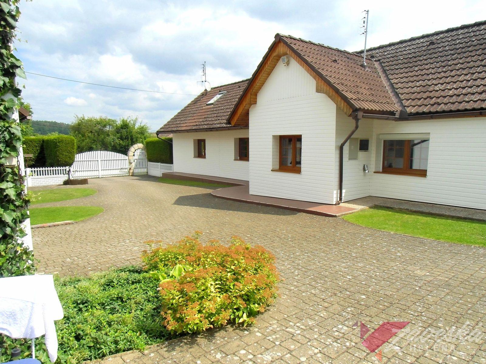 Rodinný dům, 5+1, pozemek 2291 m2, Mladá Boleslav, Dolní Bousov, Bechov, Svobodín, obrázek č. 1