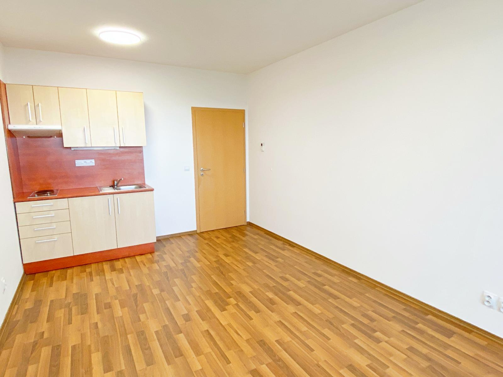 Pronájem bytu 1+kk, 28,38 m2 + terasa 6,38 m2 + sklep 3,2 m2 + parkovací stání v Olomouci na ulici T