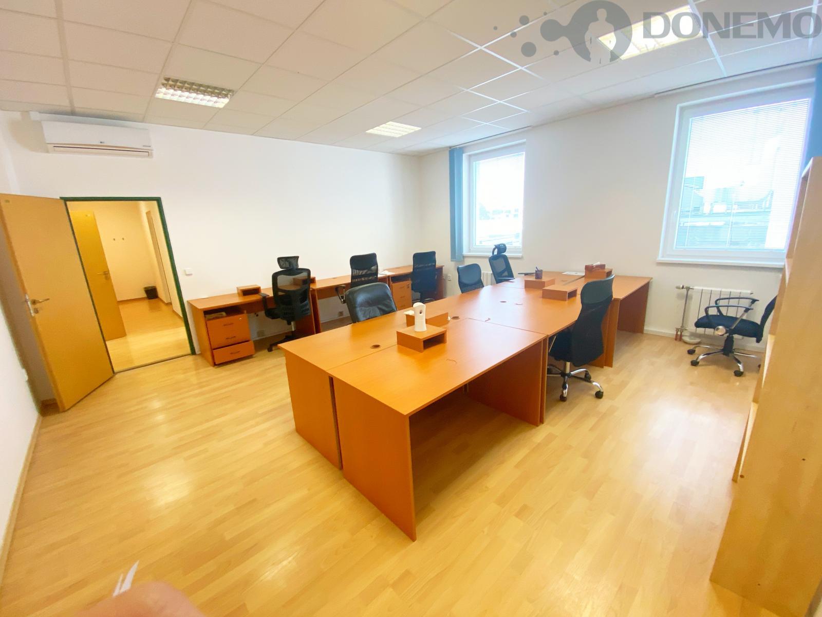 Nabízíme pronájem souboru kanceláří o celkové výměře 57 m2 m2 v Olomouci na ulici Dolní Hejčínská