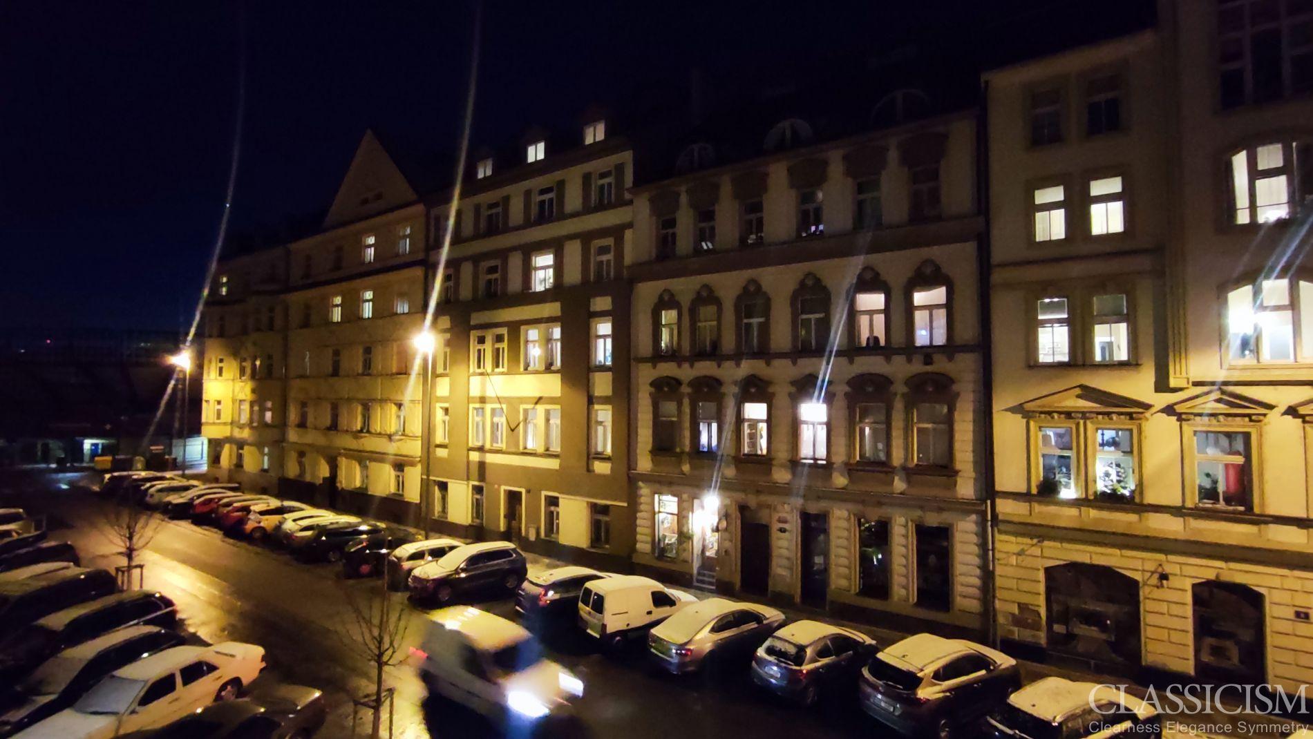 Pronájem letenského pokoje s balkónem, 34 m2 + balkón, ul. Jana Zajíce, Praha 7 - horní Letná, obrázek č. 3