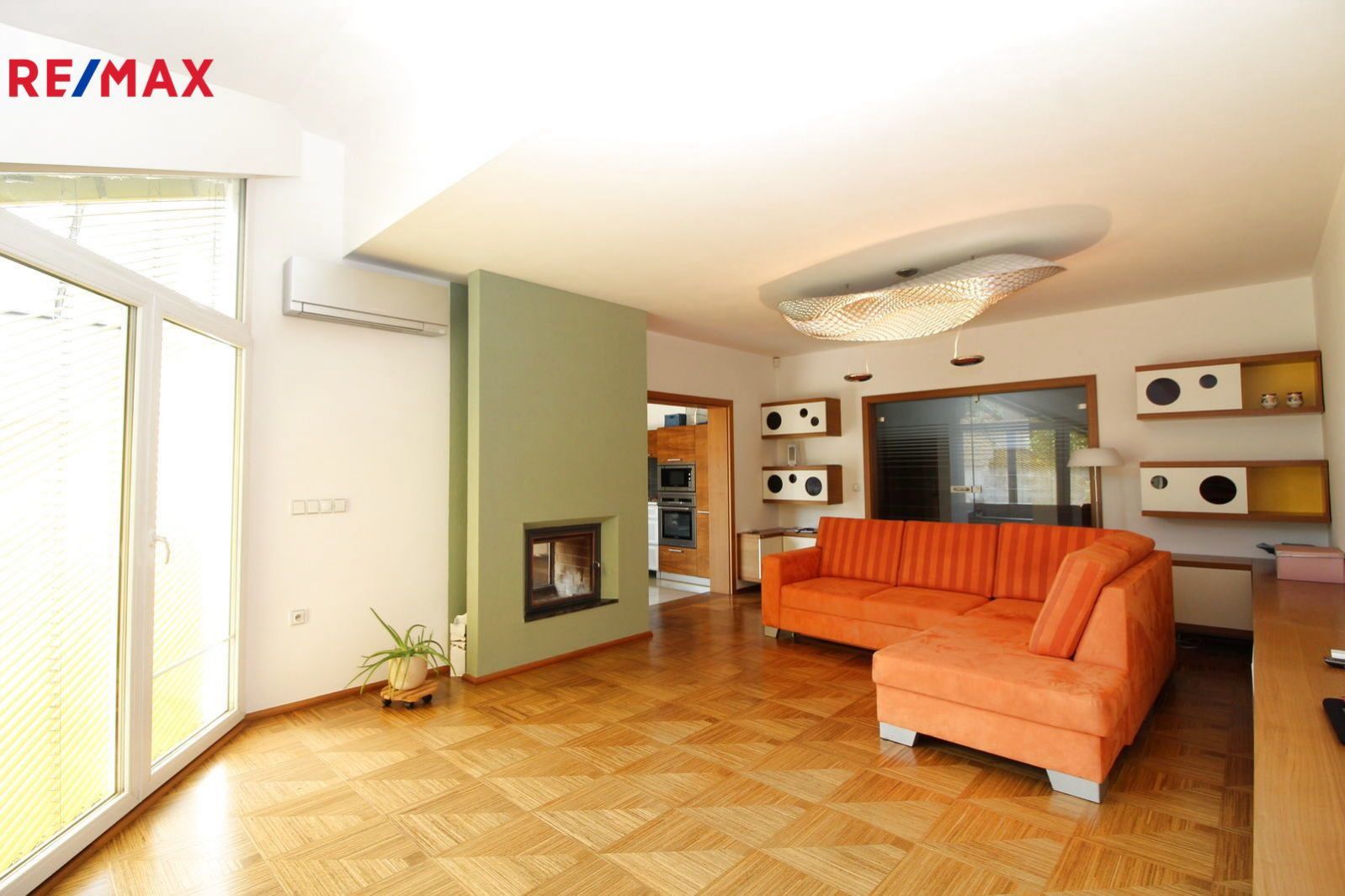 Prodej řadového rodinného domu 4+1, užitná plocha 194 m2 s dvojgaráží, obrázek č. 3