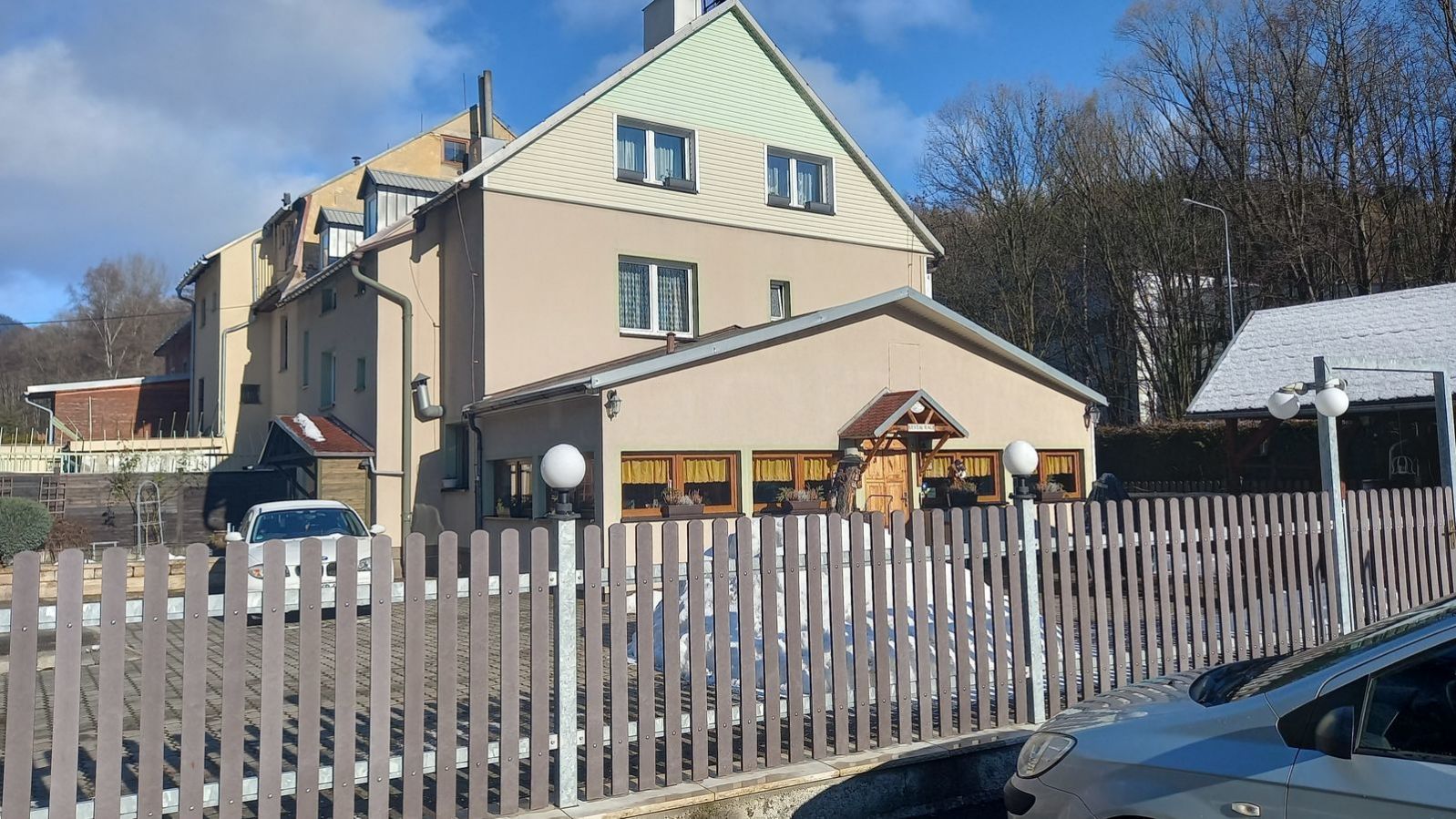 Prodej zavedeného penzionu s restaurací v Horním Žďáru v Ostrově, okr.Karlovy Vary, obrázek č. 2