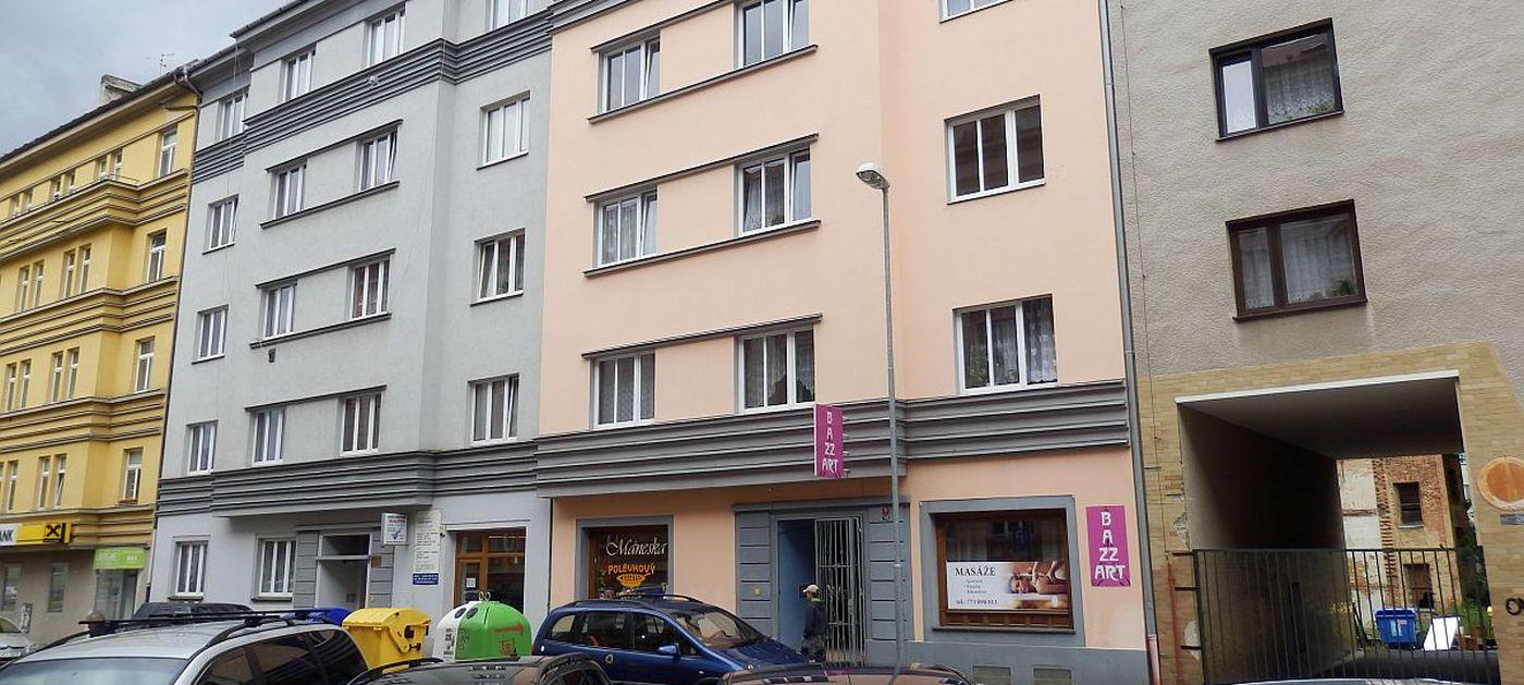 Pronájem suterénního bytu 2+kk v centru Chebu, Mánesova ul., obrázek č. 1