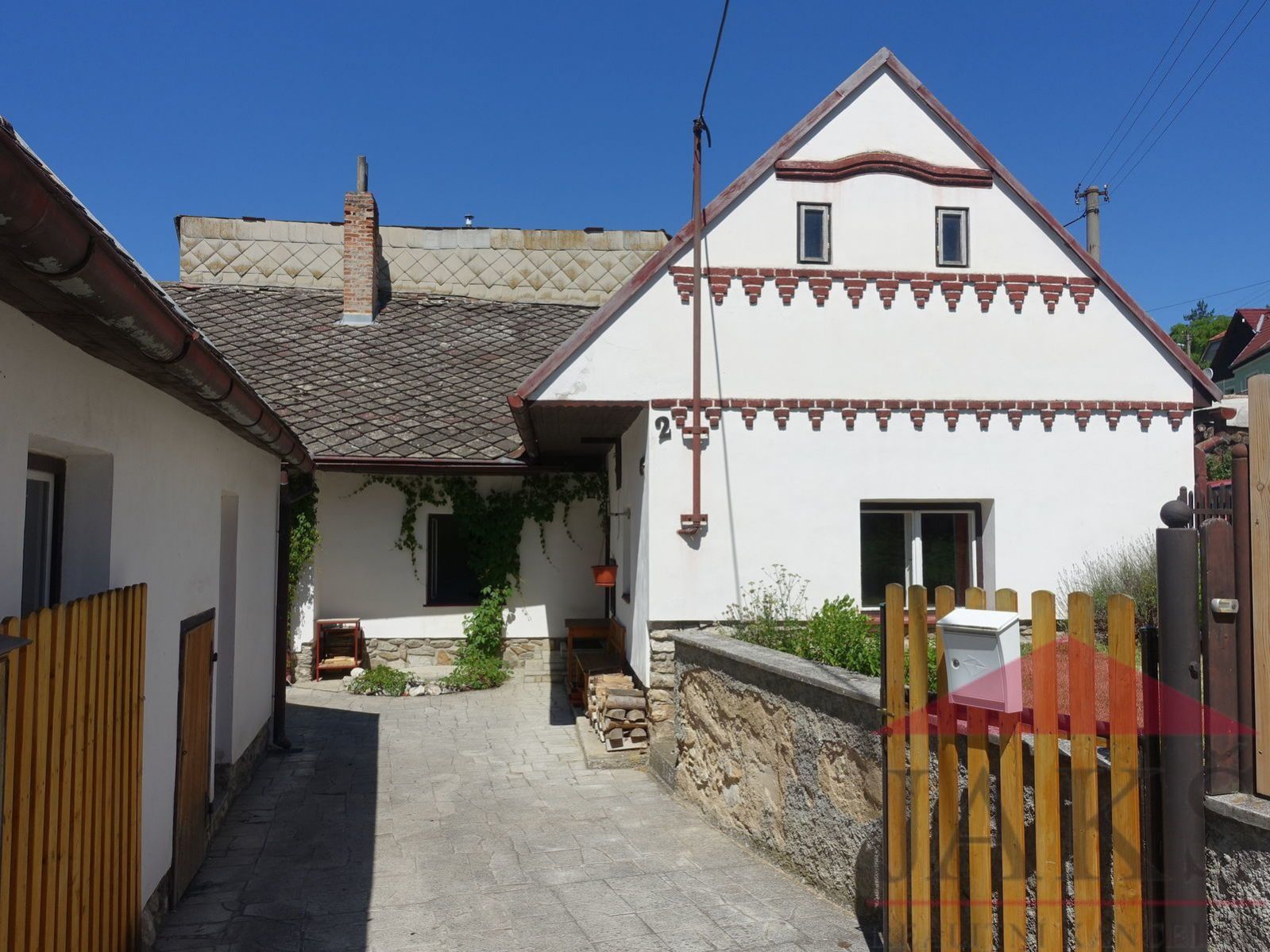 Hejná u Horažďovic; chalupa (2+kk; cca 60 m2) s garáží, dílnou a uzavřeným dvorem, obrázek č. 1