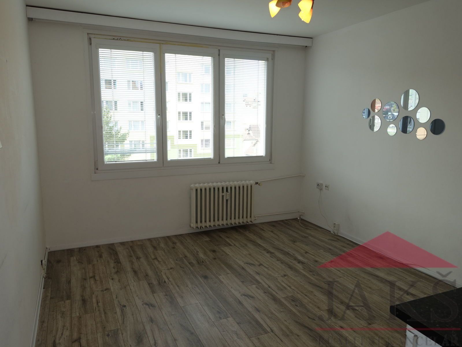 Vimperk - k. Weise; družstevní byt 1+kk (20,6 m2), obrázek č. 1