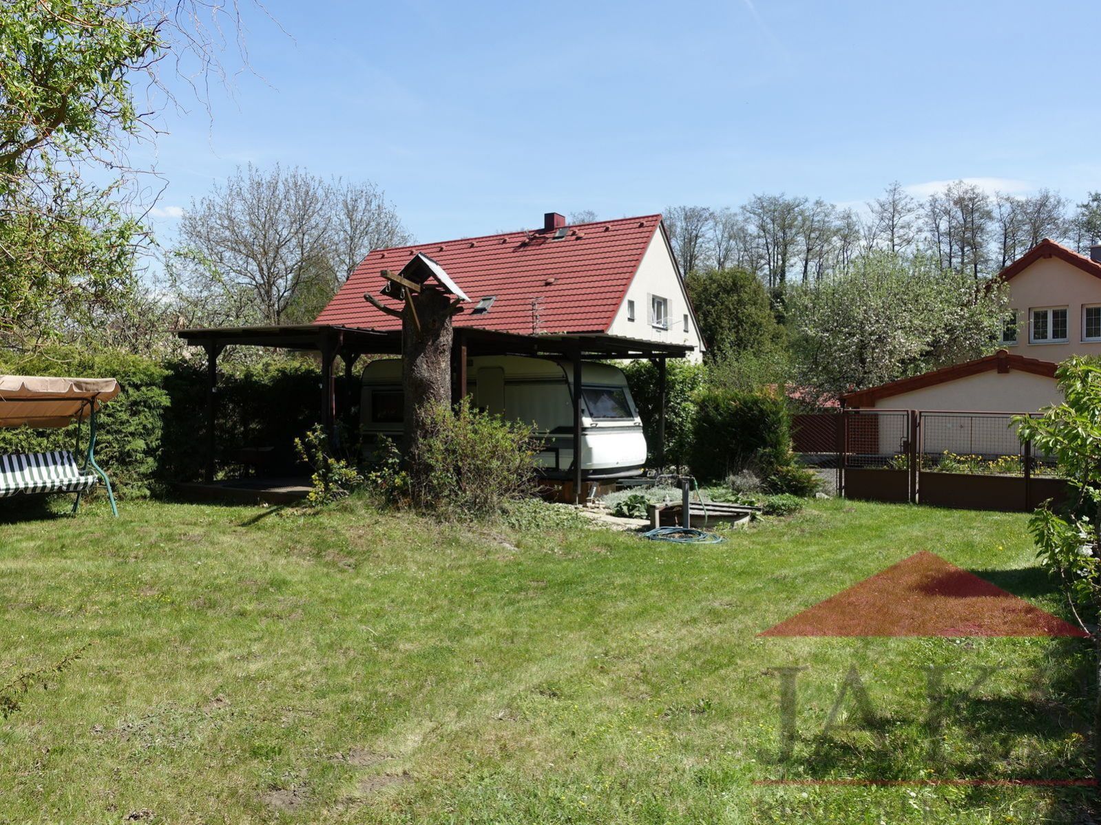 Sušice - Pražská; stavební pozemek/zahrada 444 m2 s chatkou určený k výstavbě RD, obrázek č. 3