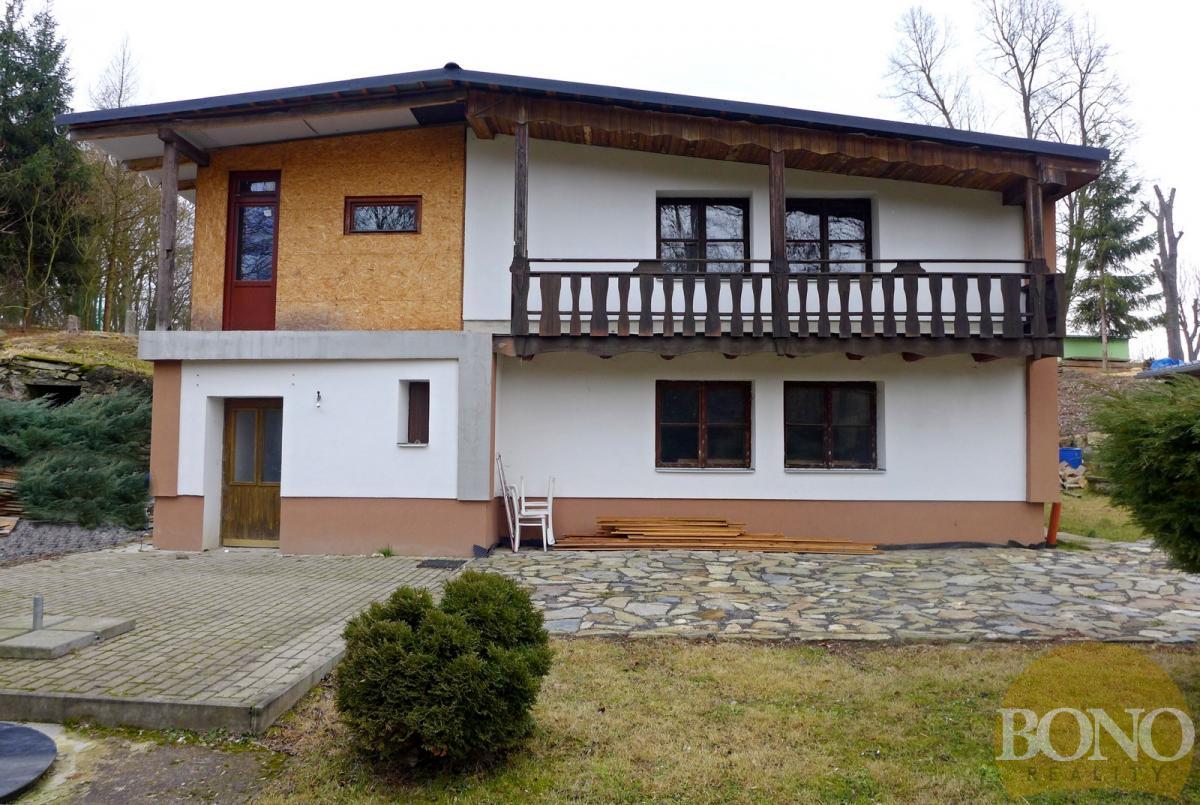 chata, 4+kk, pozemek 1885 m2, zahrada, garáž, obec Ploskovice, část Starý Mlýnec