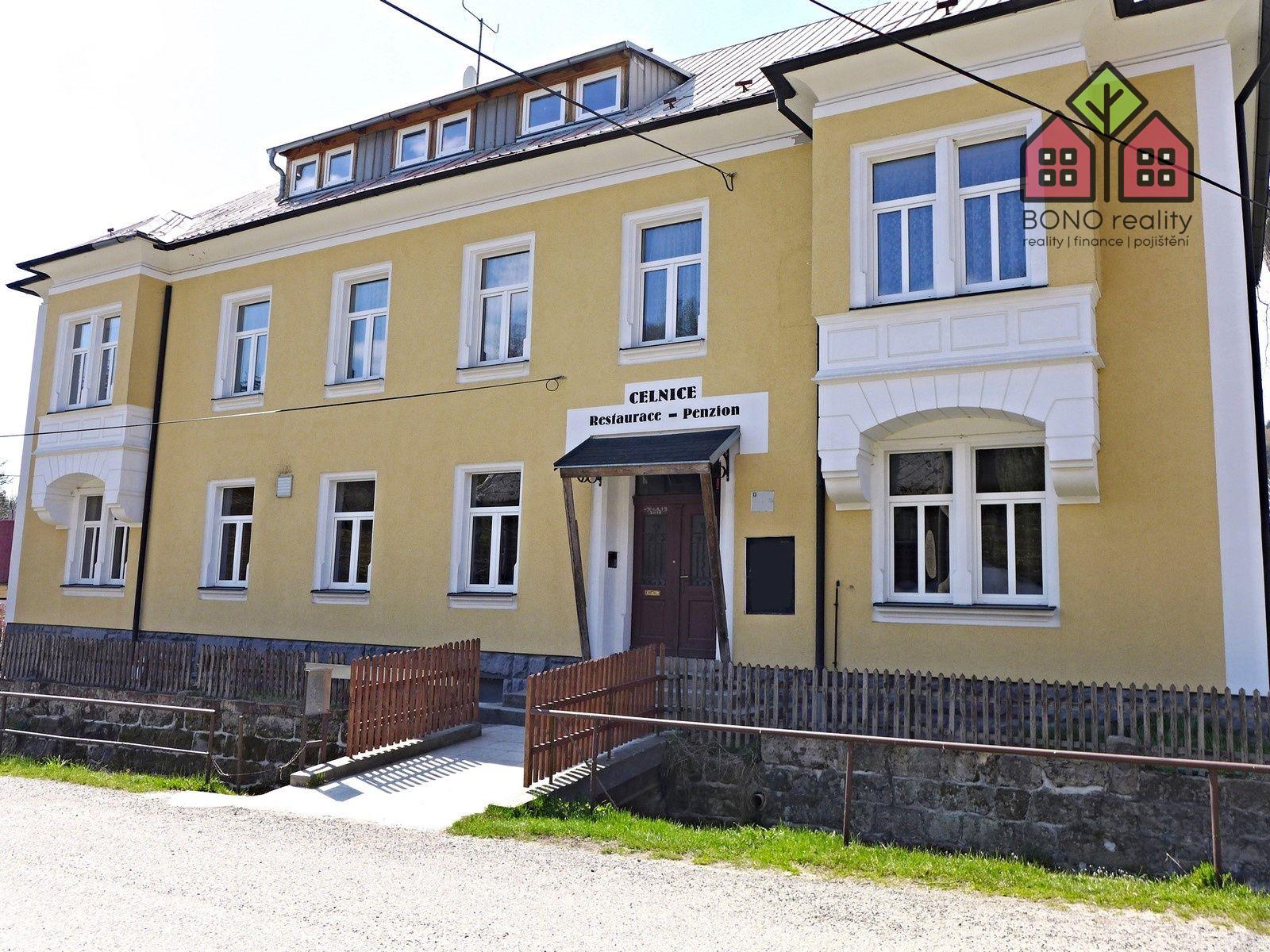 Atypická nemovitost k bydlení i podnikání, 1190 m2, okres Česká Lípa, obec Mařenice