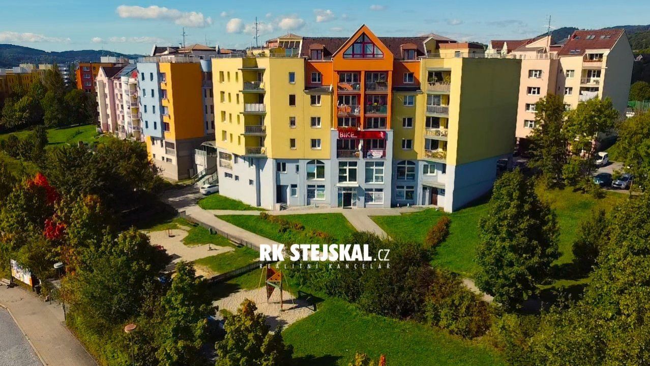 Prodej zděného bytu 2+1 se dvěma lodžiemi, celková výměra 80,9  m2 - Český Krumlov - Domoradice, obrázek č. 1