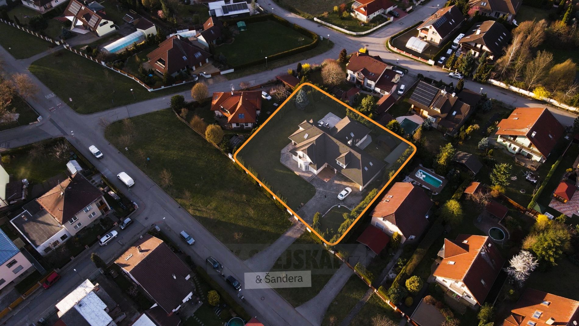 Prodej rodinného domu, 405 m2 (1735 m2) - České Budějovice, obrázek č. 3
