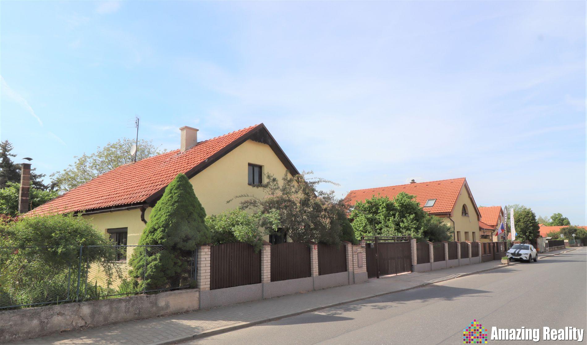 Prodej domu 4+kk, s pozemkem 880 m2, v obci Rostoklaty, okr. Kolín