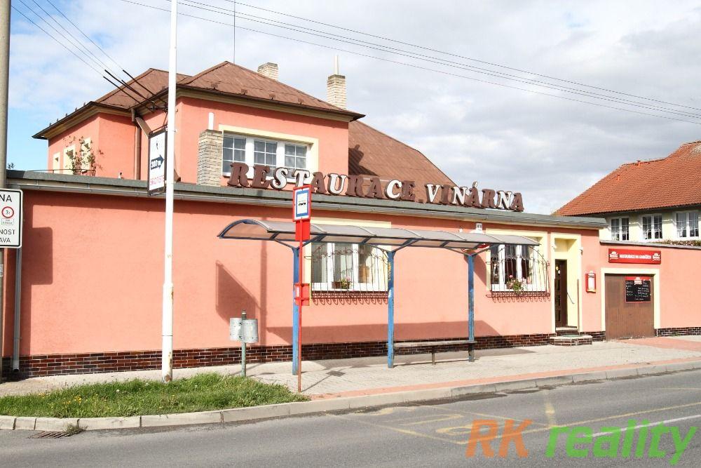 Kladno-Kročehlavy-rodinný dům s restaurací a bytem