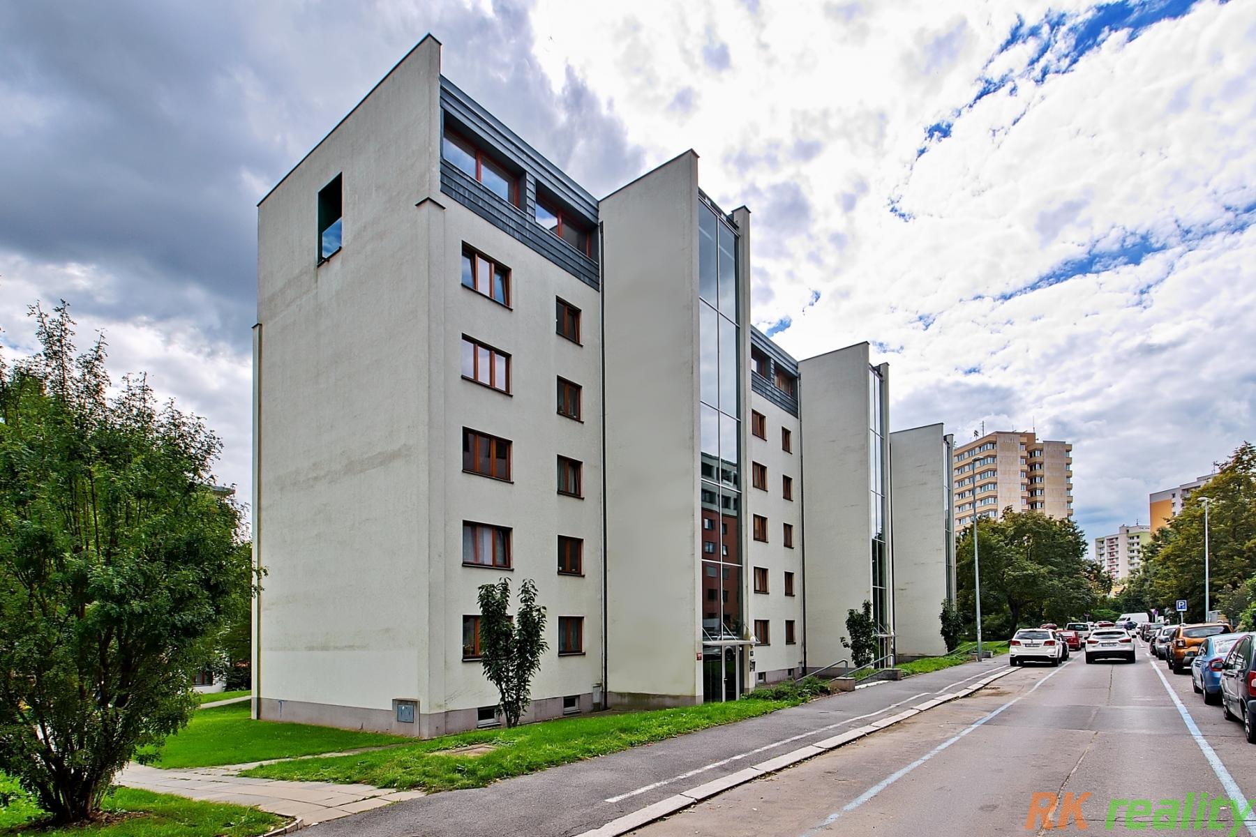 PRONAJATO- Praha 3  Žižkov ul. K Lučinám 2/1 52 m2 po celkové rekonstrukci.