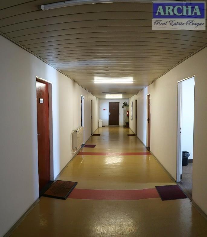 Nájem kanceláří 16 až 60 m2, kuchyňka, Chrášťany u Prahy ( PZ )