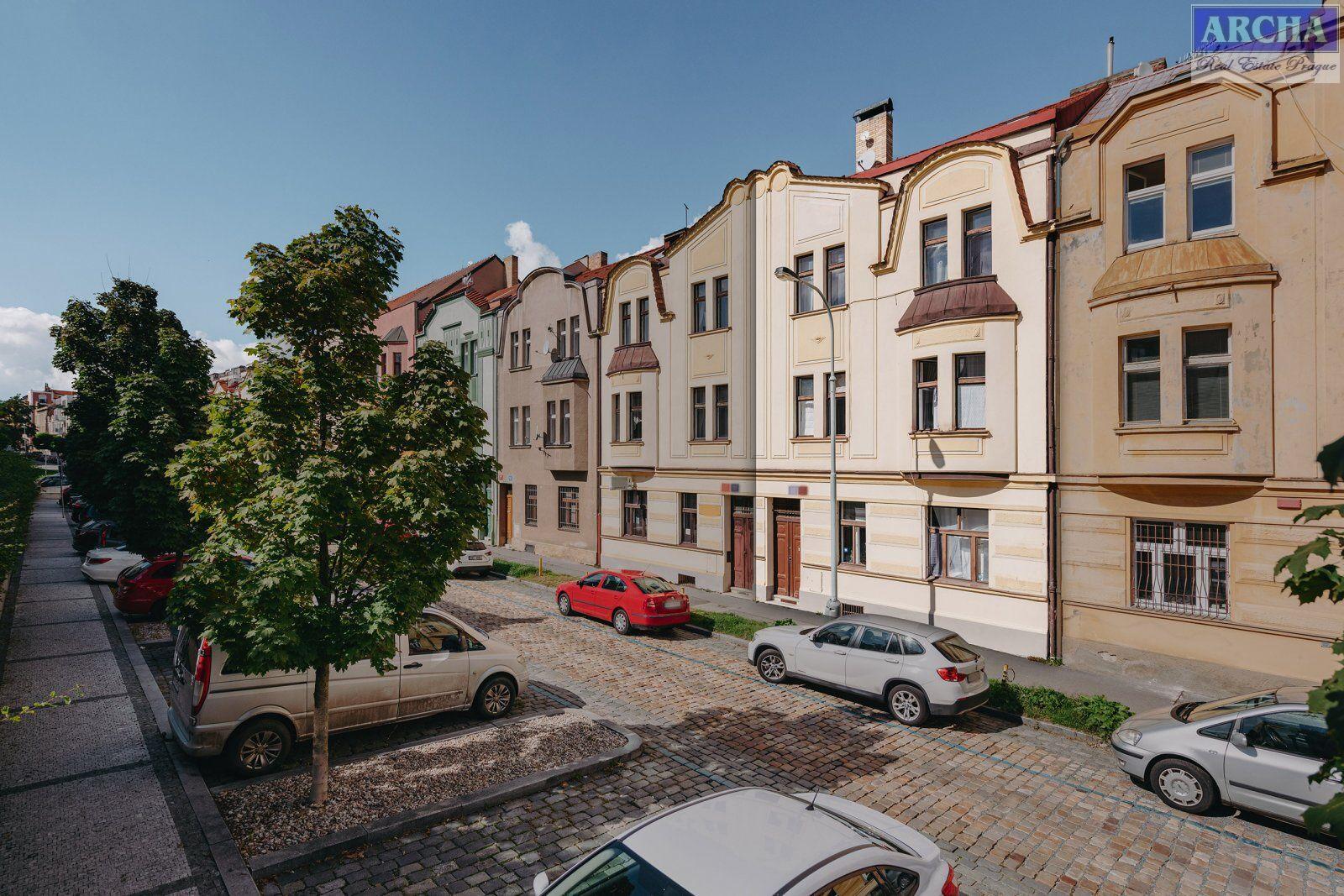 Prodej bytu 1+kk, plocha 30,4 m2, 2.NP, Praha 6