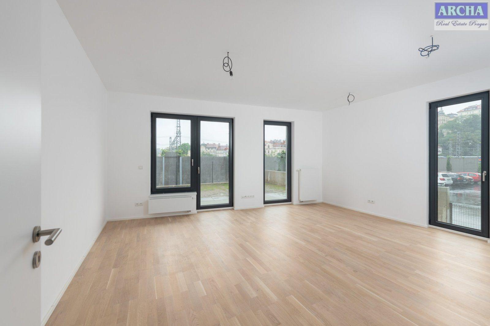Prodej bytu 3+kk, 203,3 m2 s terasou a předzahrádkou, 1.NP, Praha 2