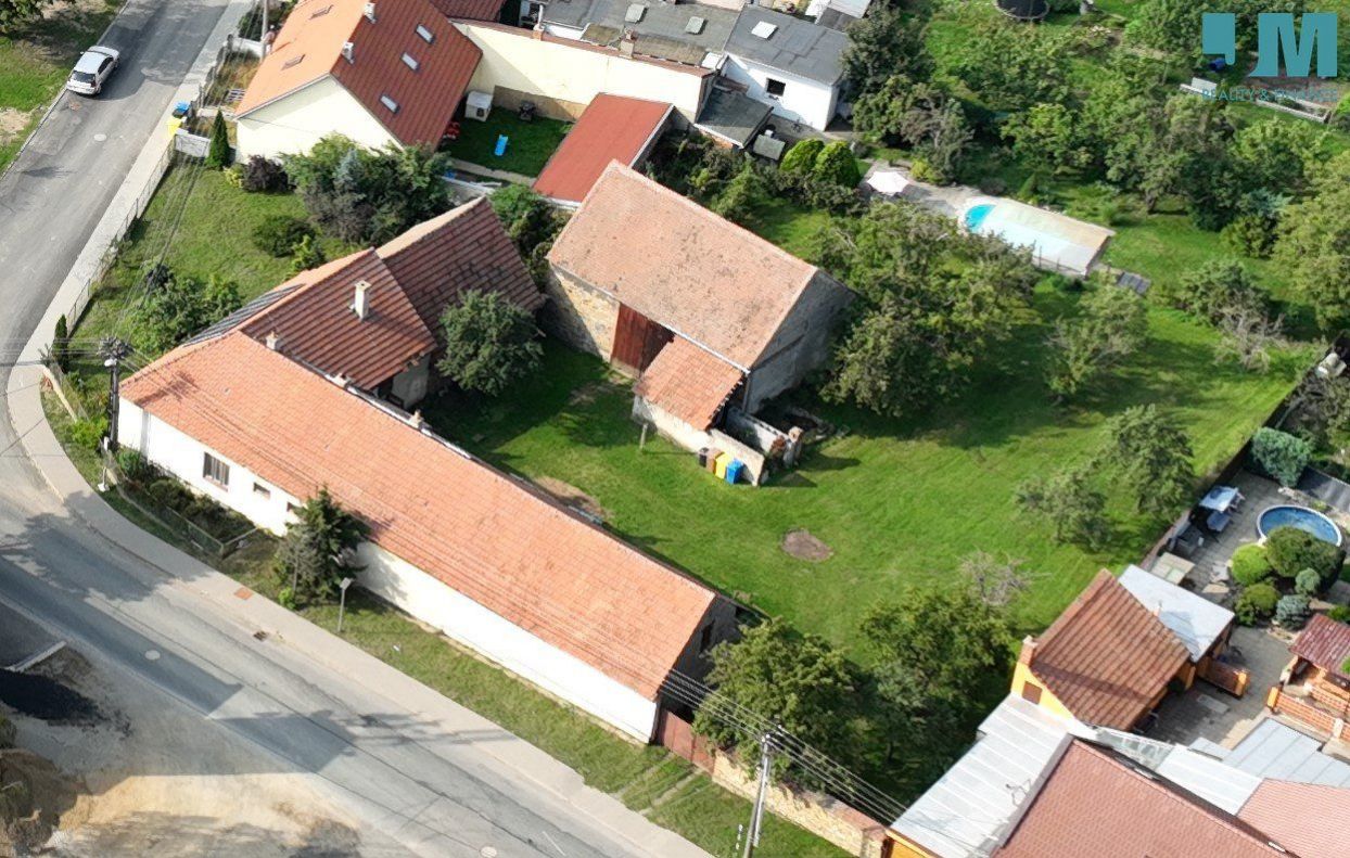 Prodej domu s pozemkem 2084 m2 - Kratochvilka u Brna, obrázek č. 1