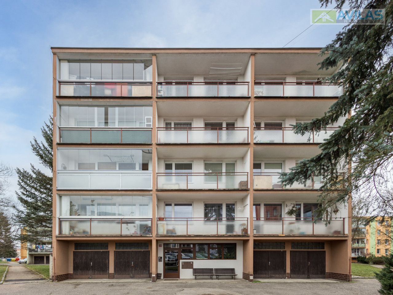 Prodej bytu 3+1 70 m2 s garážovým stáním  Benešově, obrázek č. 1