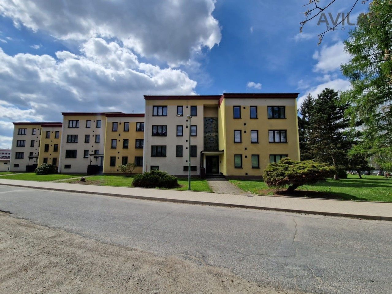 Prodej bytu 3+1 s lodžií v Týnci nad Sázavou, obrázek č. 2