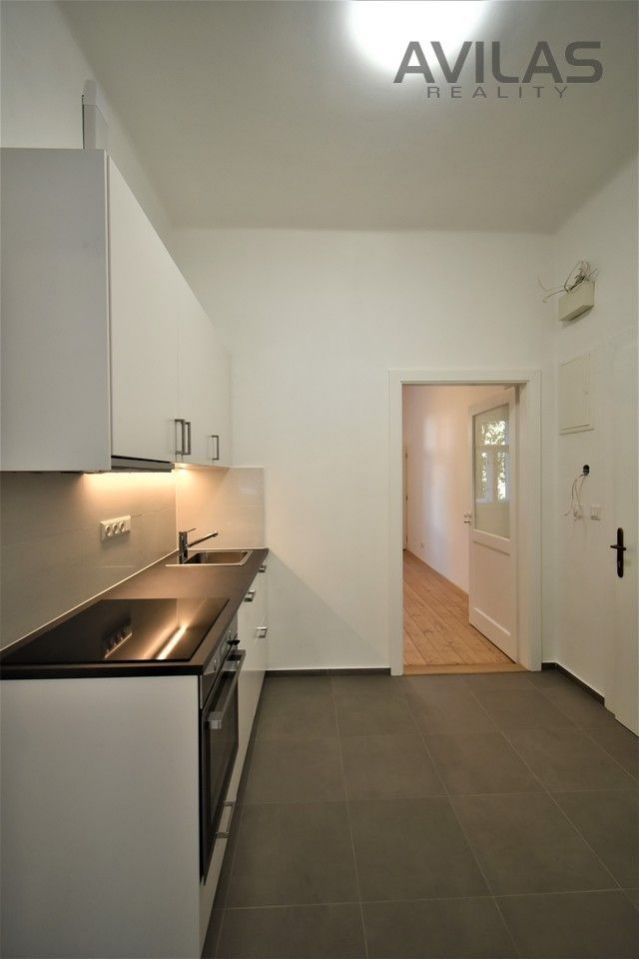 Pronájem bytu 2+kk 60 m2, Praha -  Smíchov, obrázek č. 2