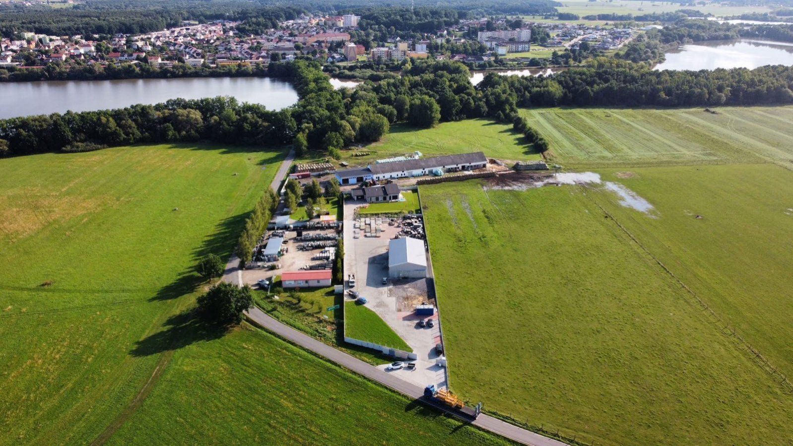 Výrobní hala se stavebním pozemkem o rozloze 3762 m2, u Českých Budějovic, Zliv, obrázek č. 1