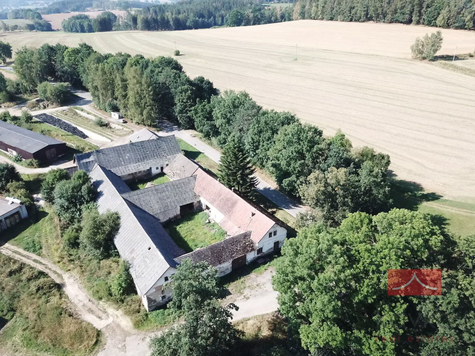 Prodej zemědělské usedlosti, 1690 m2, na pozemku 4997 m2, Svépravice, okres Pelhřimov, obrázek č. 1