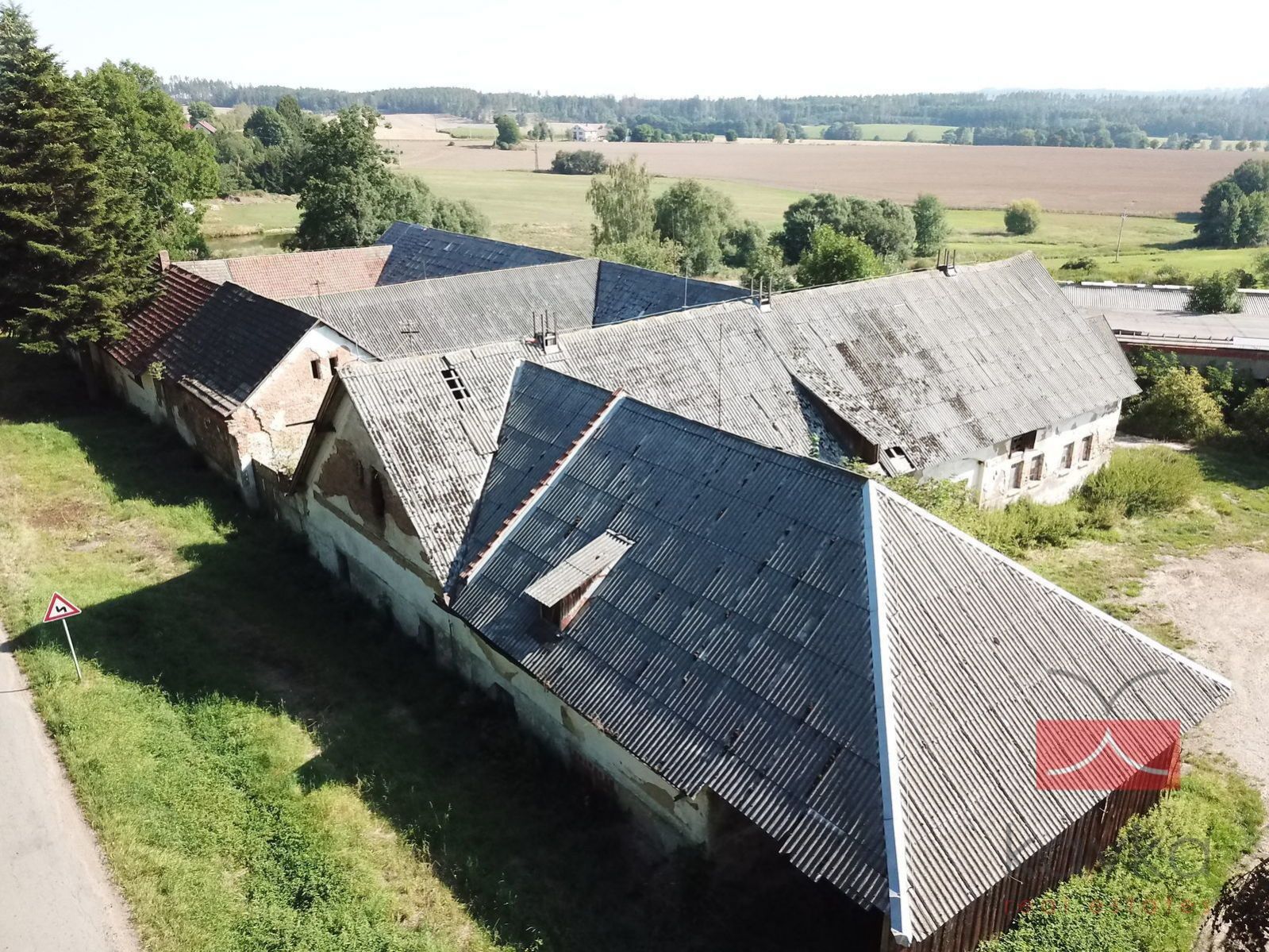 Prodej zemědělské usedlosti, 1690 m2, na pozemku 4997 m2, Svépravice, okres Pelhřimov, obrázek č. 2