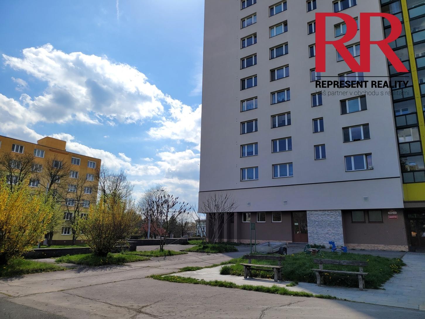 Pronájem menšího zařízeného bytu 2+1 v Plzni na Borech