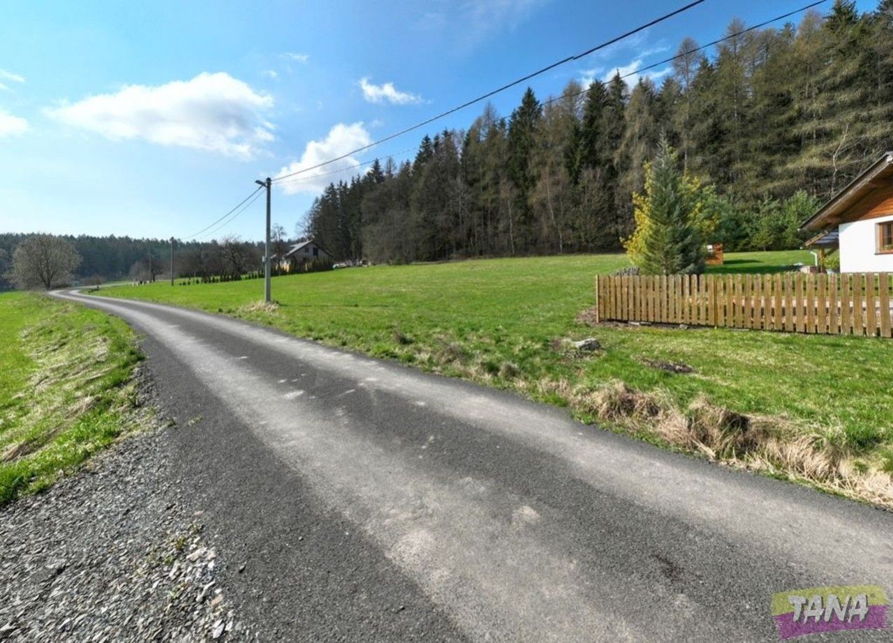 Pozemek pro výstavbu RD s vydaným SP v obci Mostek, obrázek č. 1