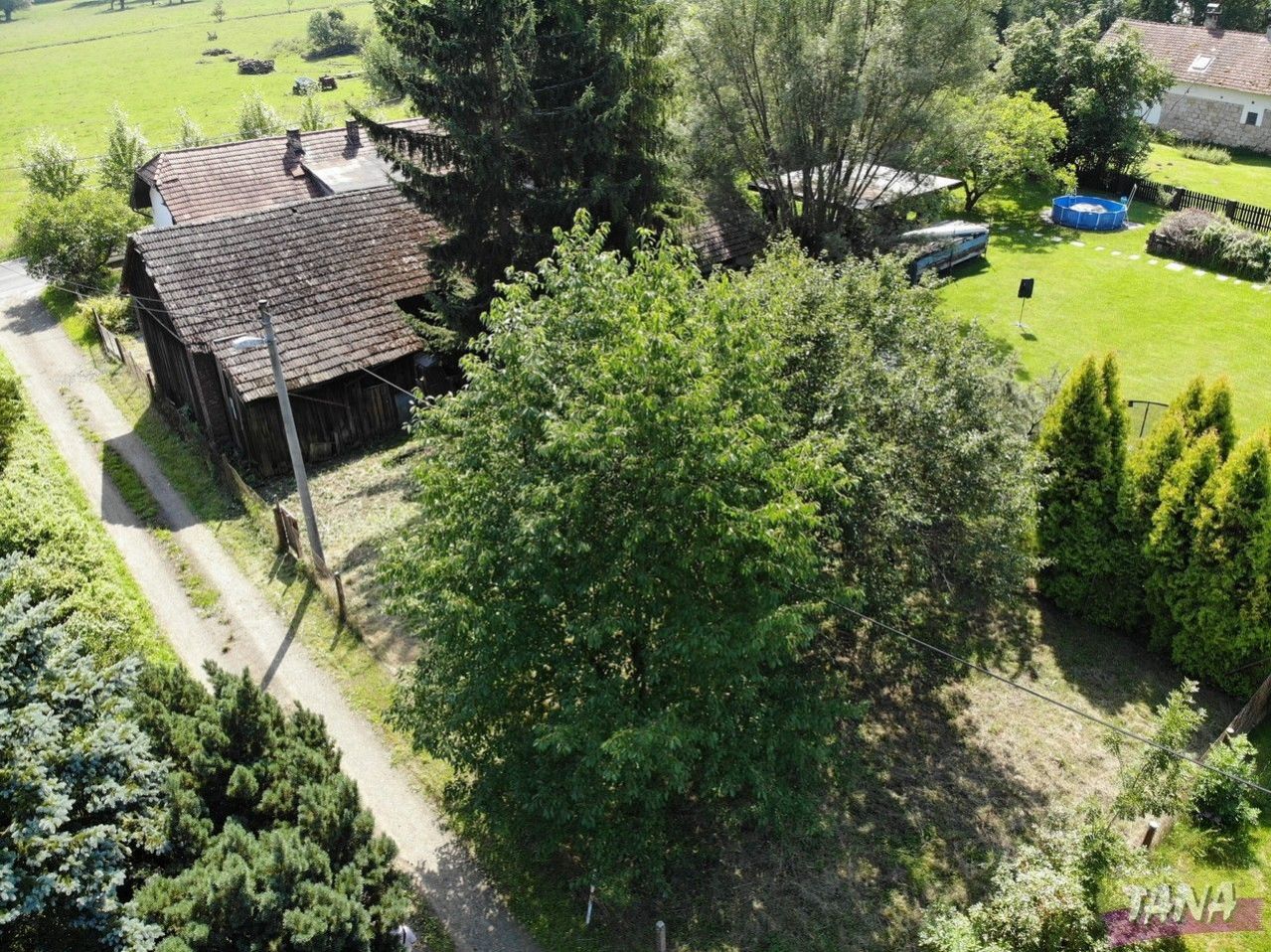 Prodej stavebního pozemku 438m2 se stodolou v nádherné lokalitě Hrdoňovice v Českém ráji., obrázek č. 1