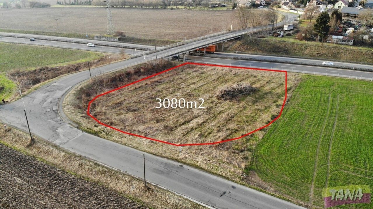 Nabízíme k prodeji komerční stavební pozemek  o výměře 3080m2 na okraji obce Čtveřín u Turnova., obrázek č. 1