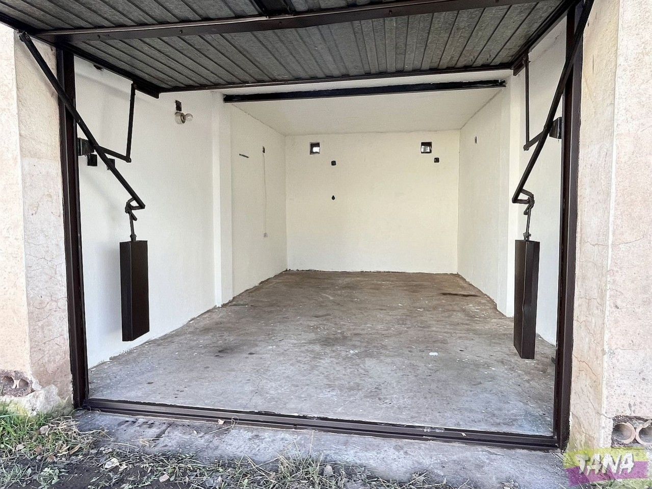 Prodej zděné řadové garáže ve Dvoře Králové n.L., obrázek č. 2