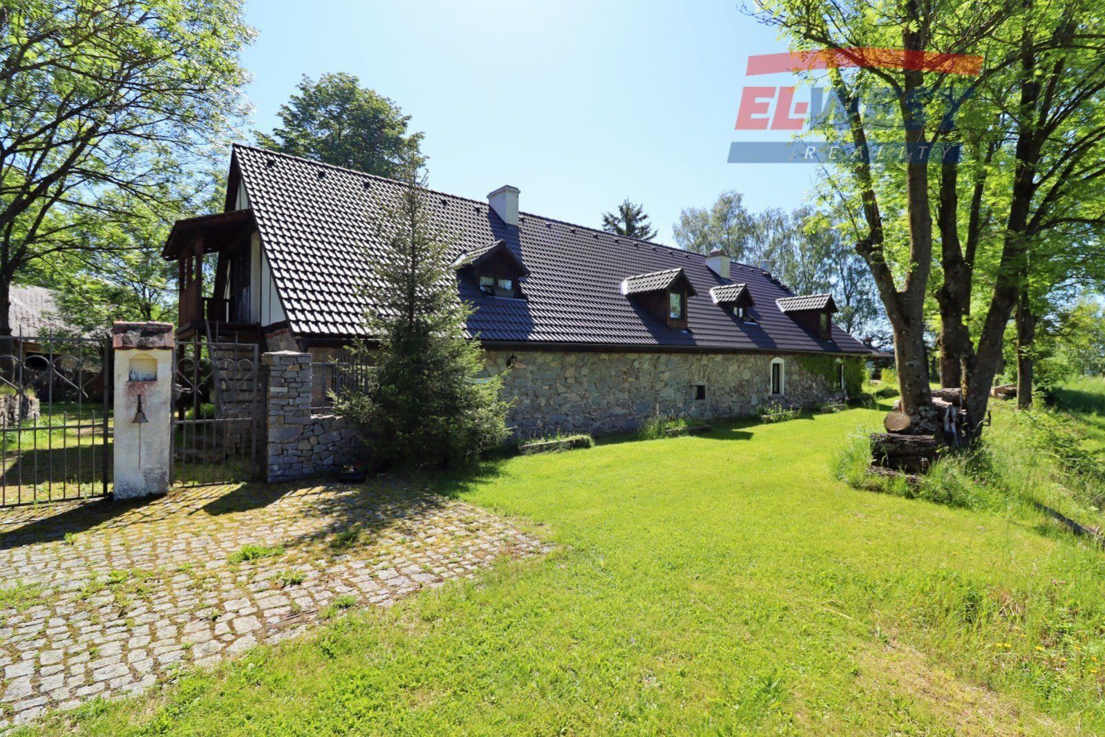 Prodej venkovské usedlosti s dvěma obytnými domy a stodolou v předhůří Šumavy v obci Brod u Kolince, obrázek č. 1