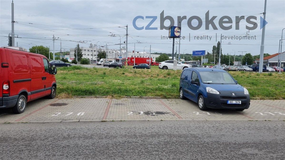 Parkovací stání v Brně - Slatina, ulice Řípská, obrázek č. 1