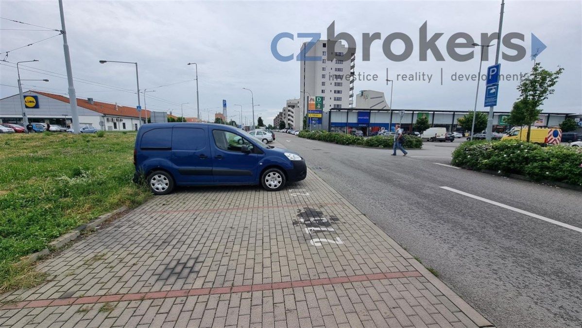 Parkovací stání v Brně - Slatina, ulice Řípská, obrázek č. 2