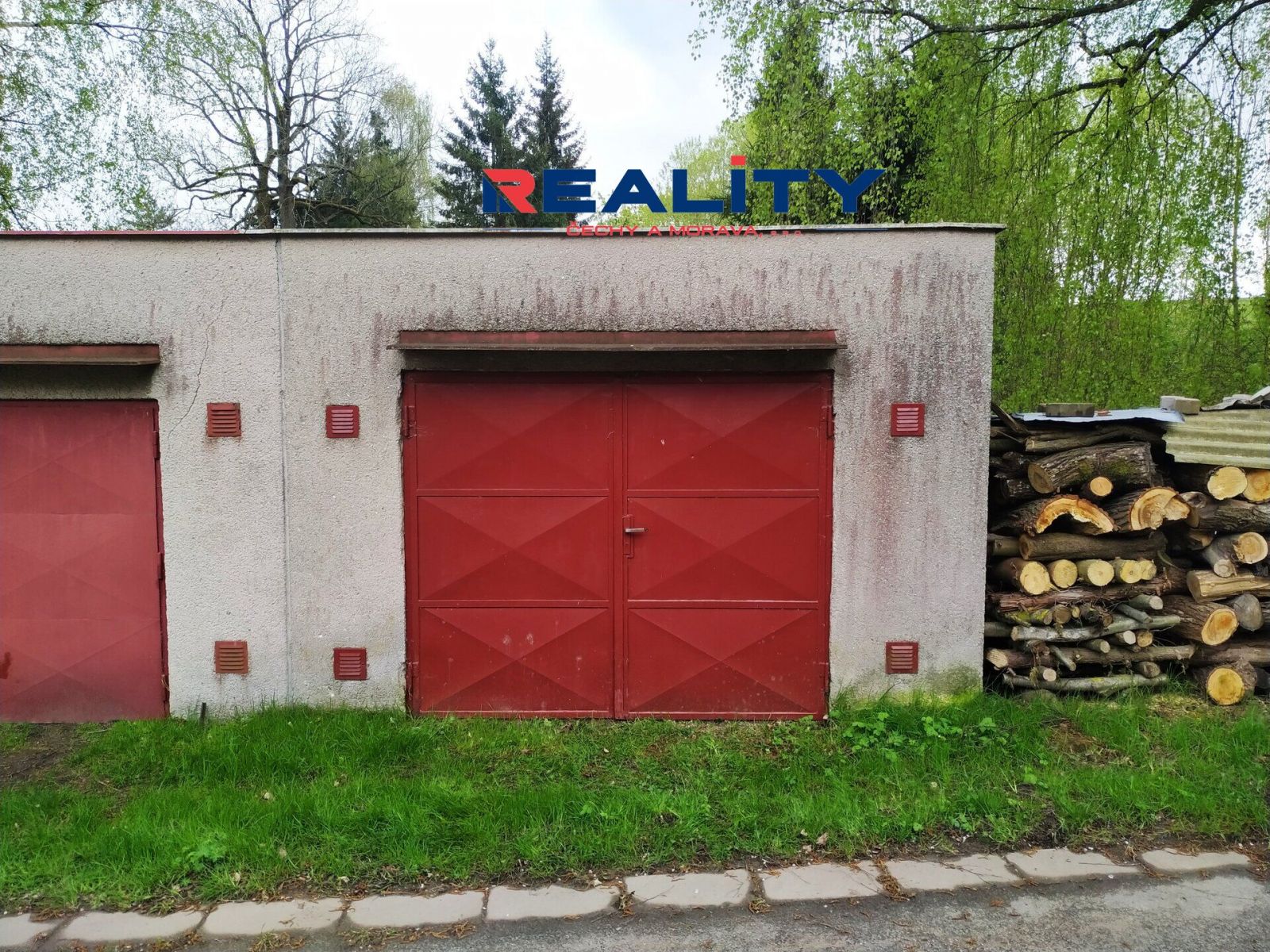 Prodej garáže v obci Mikuleč