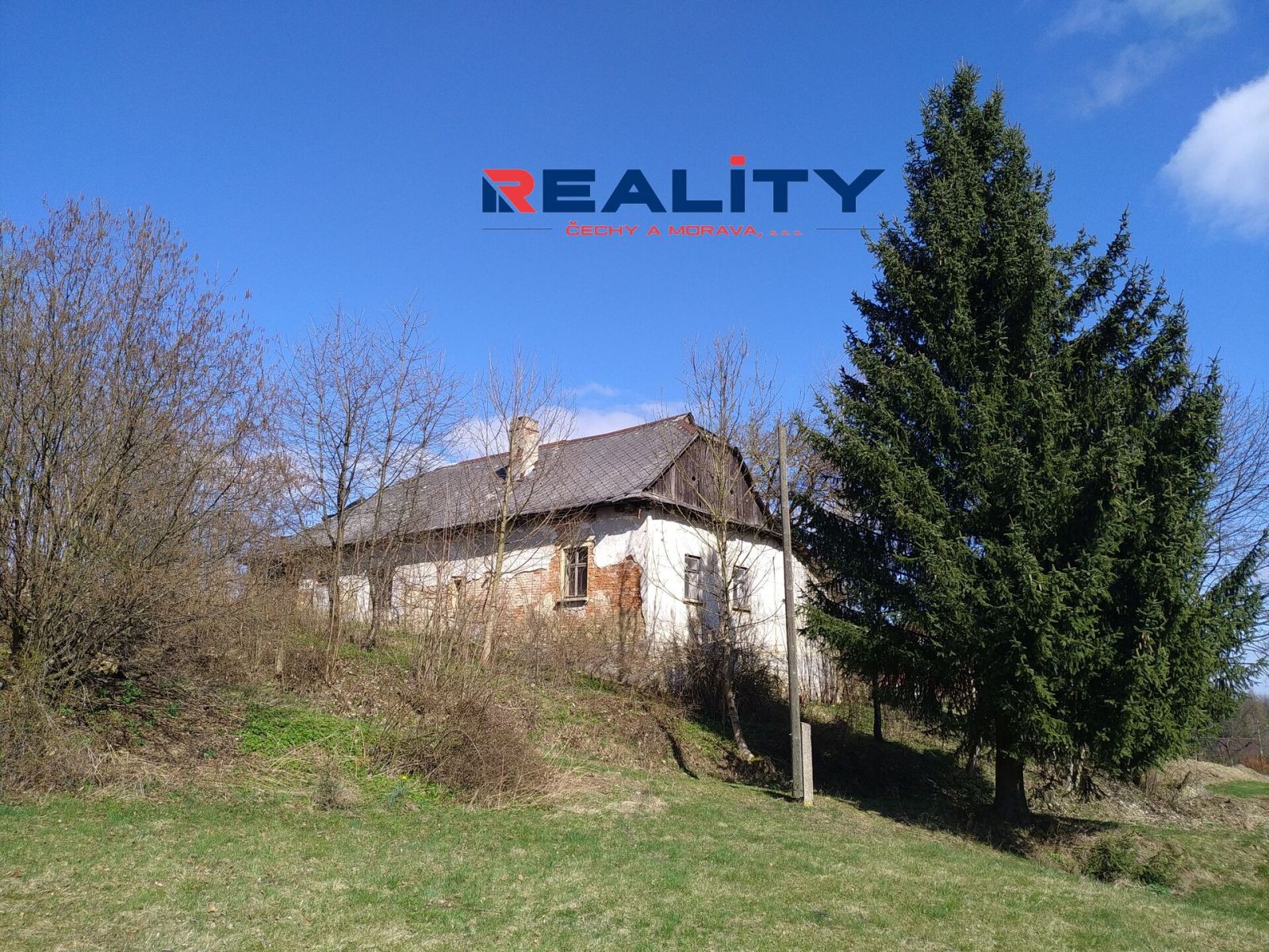Prodej rodinného domu k rekonstrukci v obci Mikuleč, obrázek č. 1