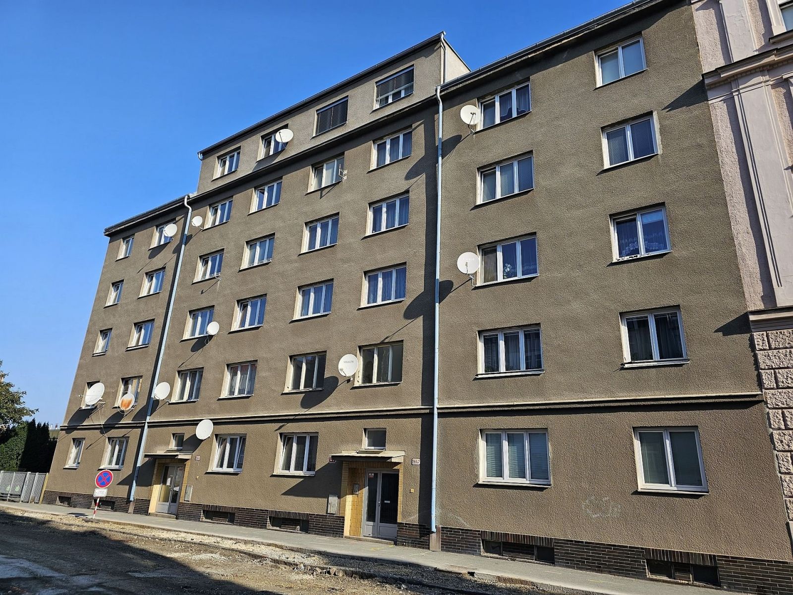 Zděný byt 2+1 v širším centru města Plzně v Bendově ulici