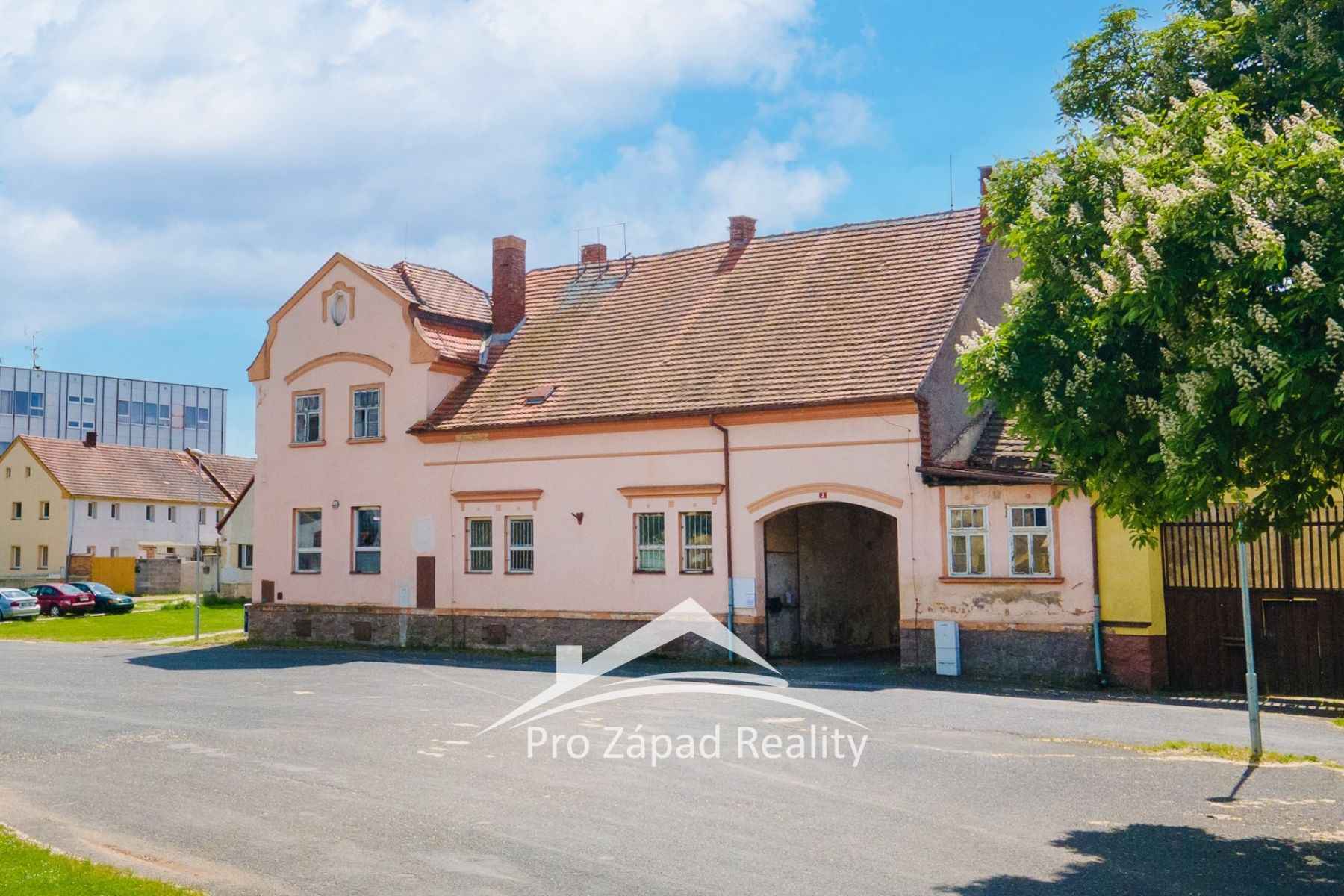 Prodej budov a pozemků na návsi Ves Touškov, 5 707  m2, obrázek č.9