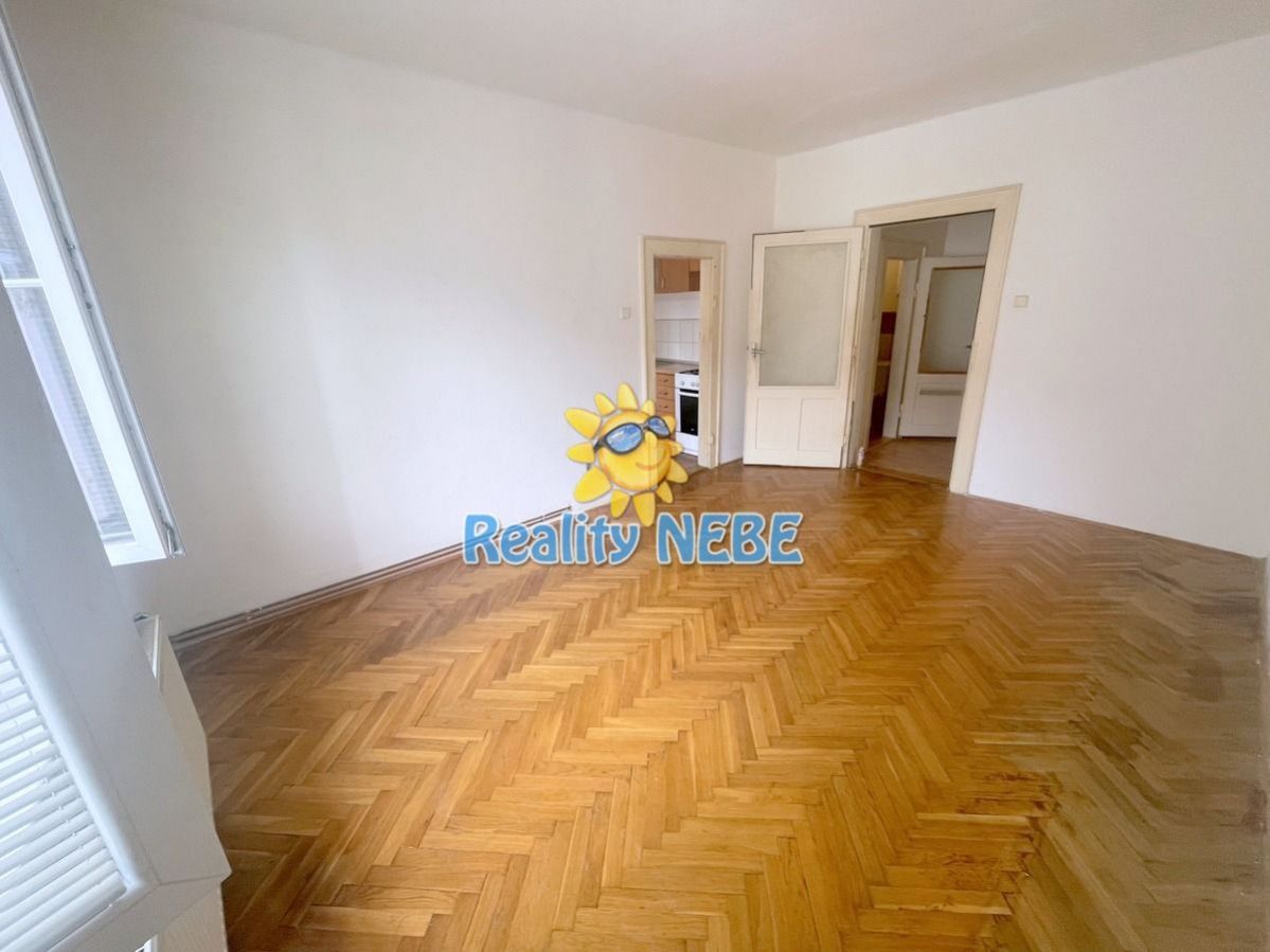 Prodej bytu 1+1, 32m2, Pod Labuťkou, Praha 8, obrázek č. 2