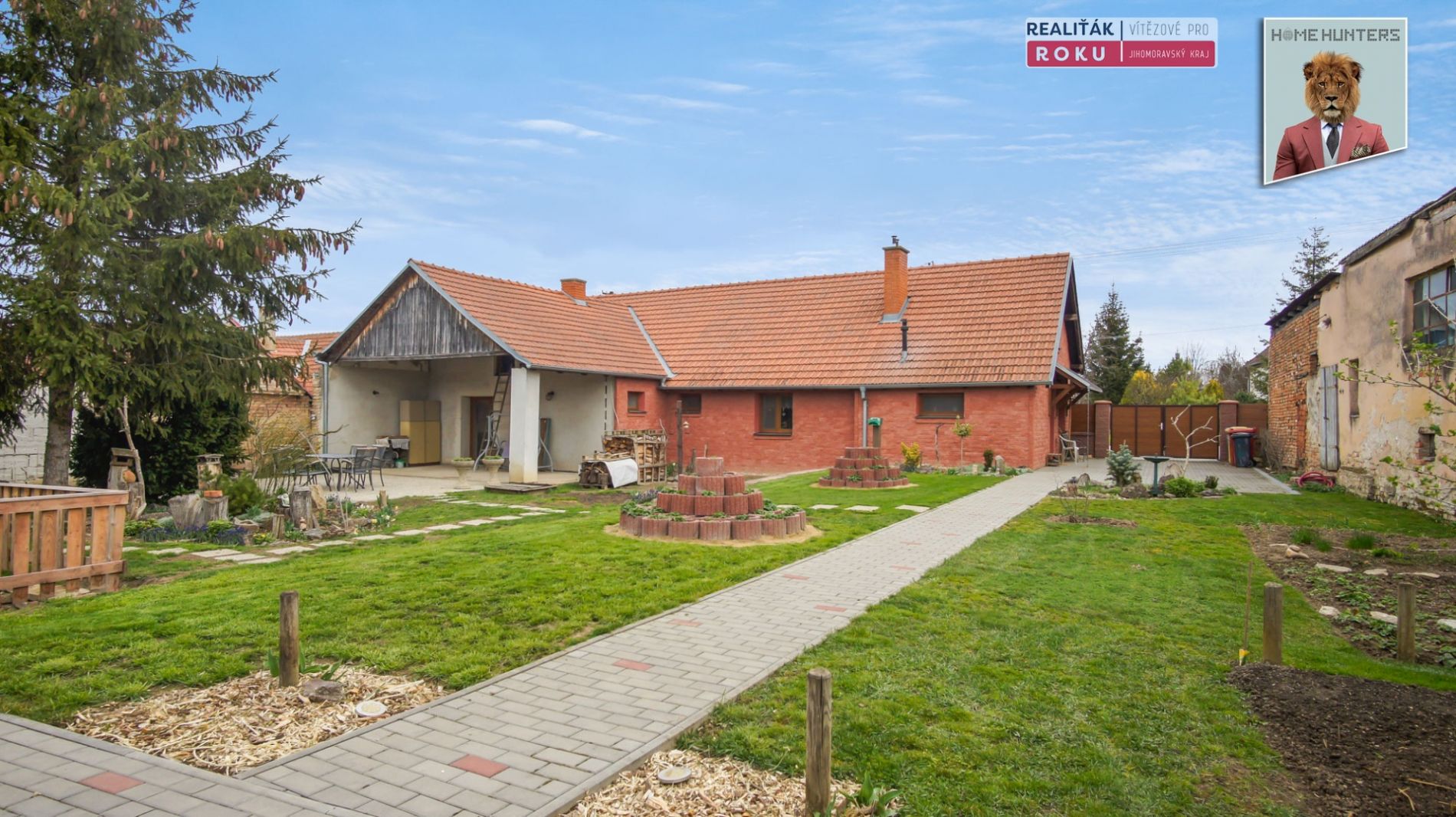 Prodej velkého rodinného domu se zahradou  - Troskotovice