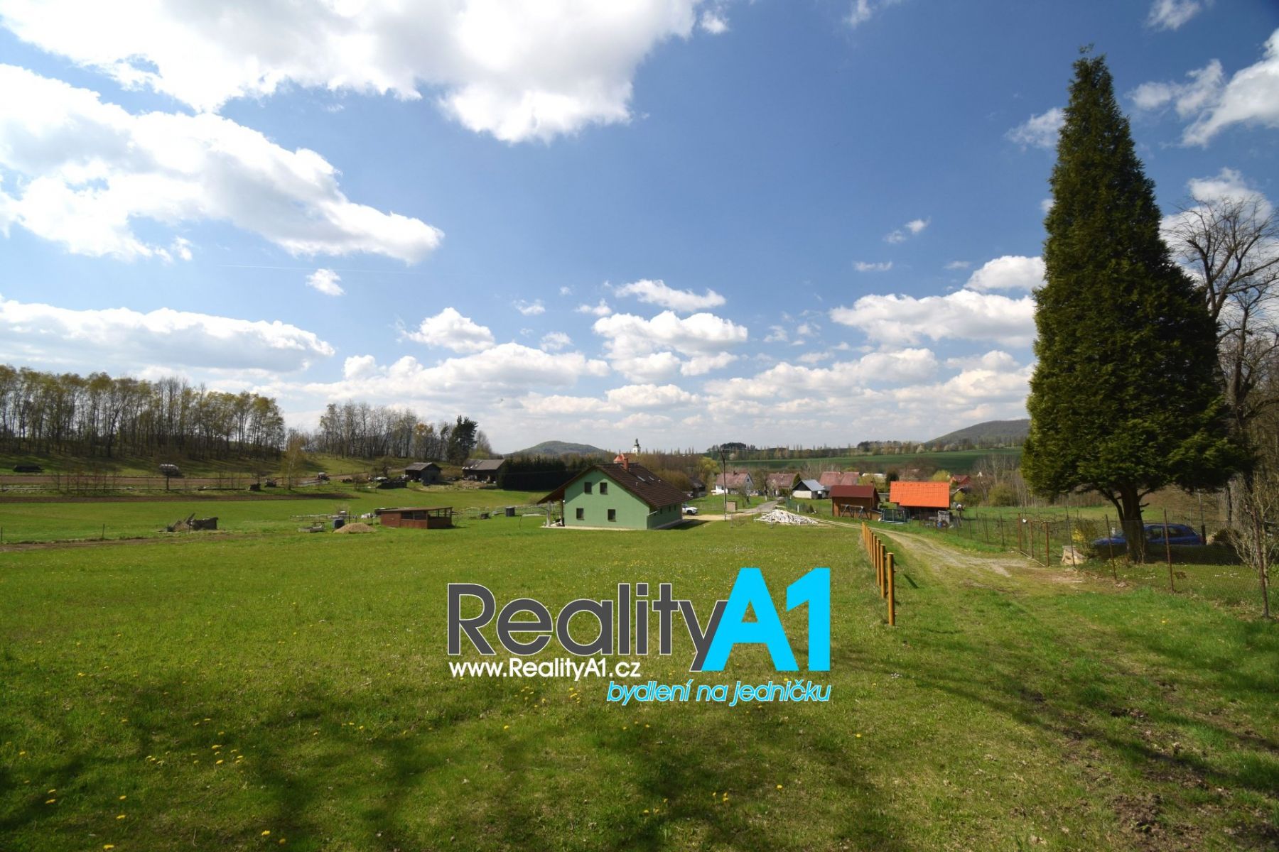 Prodej pozemku č.2 pro výstavbu RD, 1000 m2 - Dubnice, obrázek č. 3