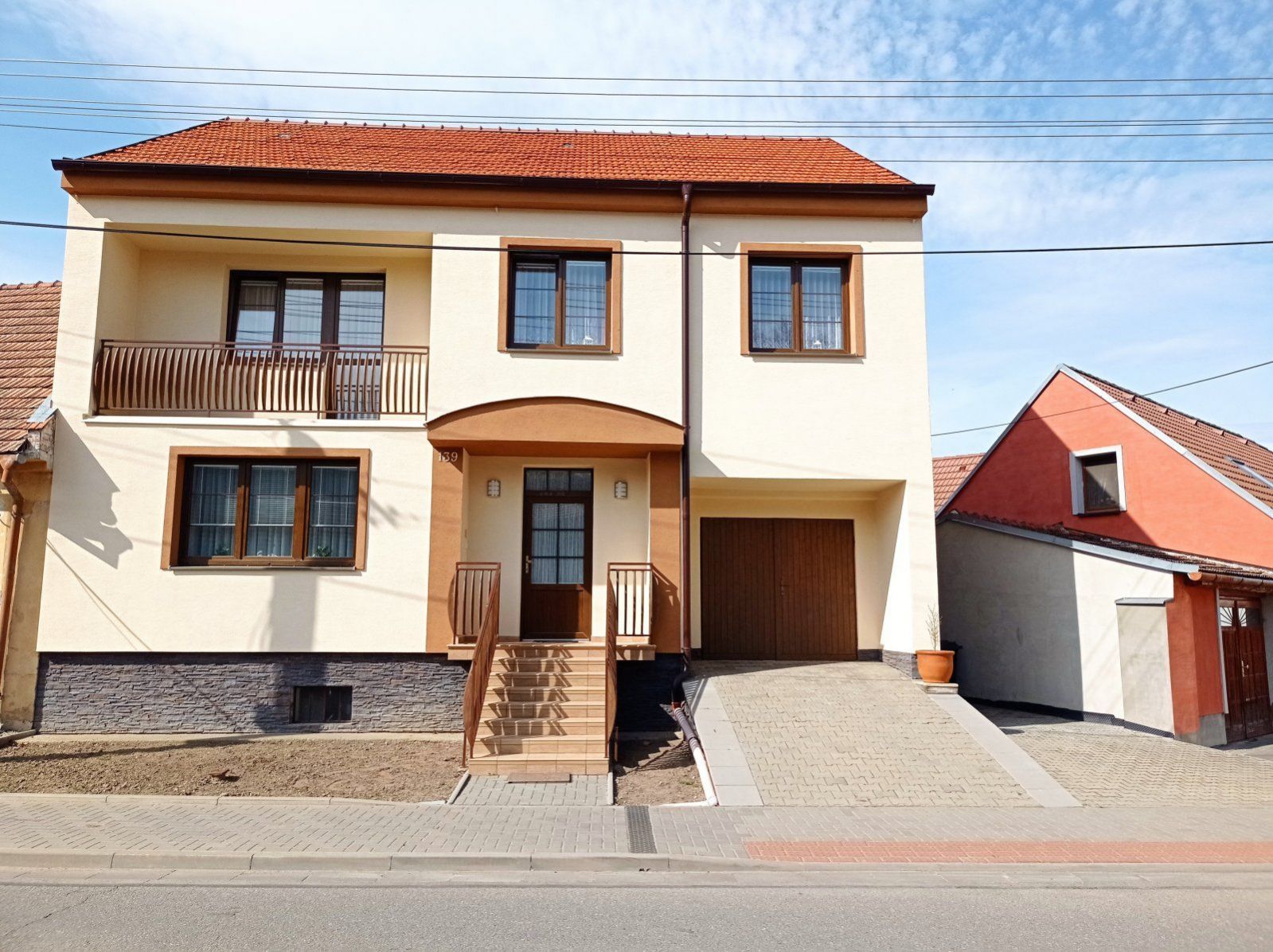 Rodinný dům a zavedený penzion v žádané lokalitě v sousedství Mikulova
