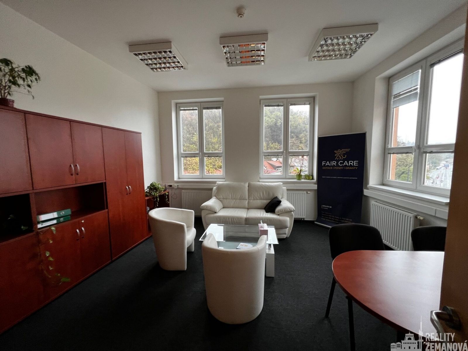 Moderní čtyři volné kanceláře vedle sebe, výměry 21,55 m2 až 34,21 m2, Nuselská, P-4
