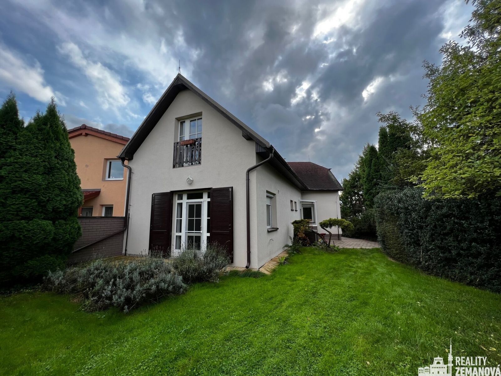 Prodej mimořádně velkého pozemku s rodinným domem, Benice - Praha, obrázek č. 1