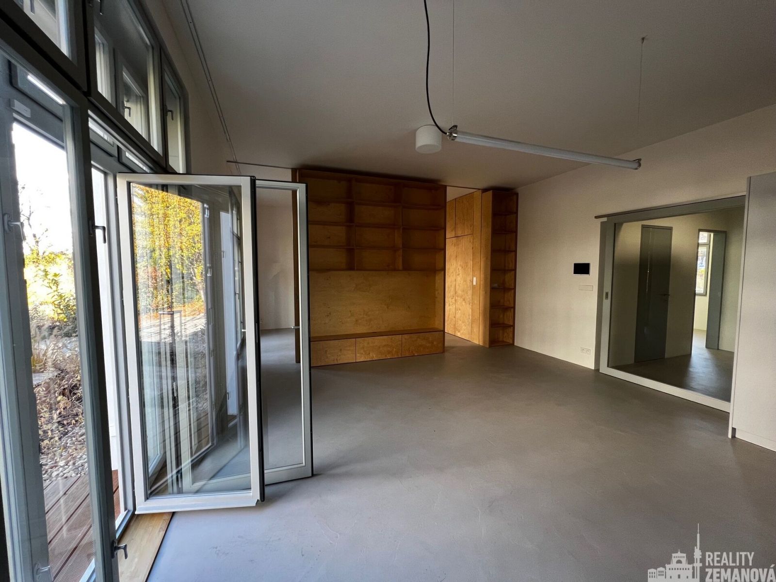 Nový byt 3+kk, 166,9 m2 včetně terasy, komory, 2.NP, 2 parkovací místa, sklep, Praha 10 - Vinohrady