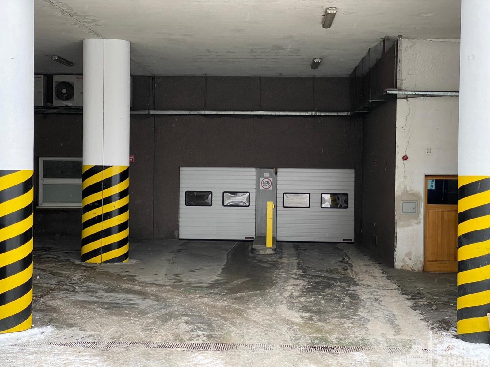 Pronájem garážového stání přímo u metra Hůrka, P-5, obrázek č. 2
