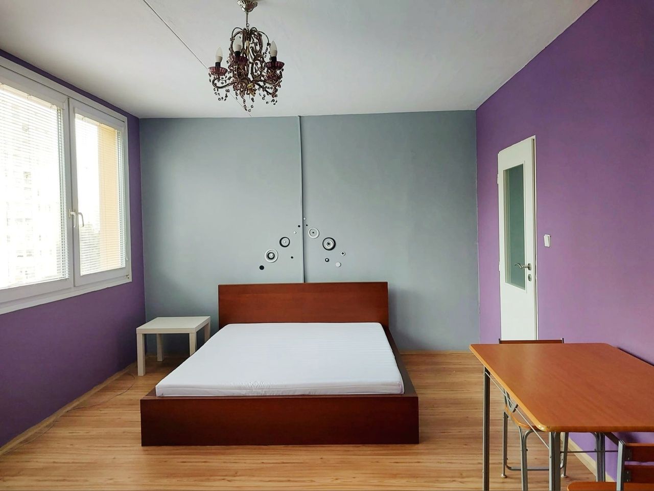 Pronájem apartmánu 1kk, 30m2, na adrese: Makovského, Praha - Řepy.
