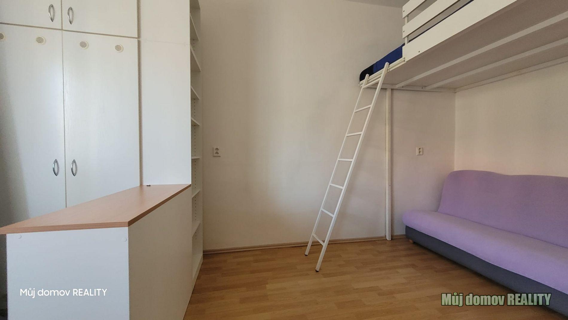 Pronajmu byt o rozloze 30 m2 za 16 000,- Kč, 17 500,- Kč pro dvě osoby, Bělohorská 193/149.