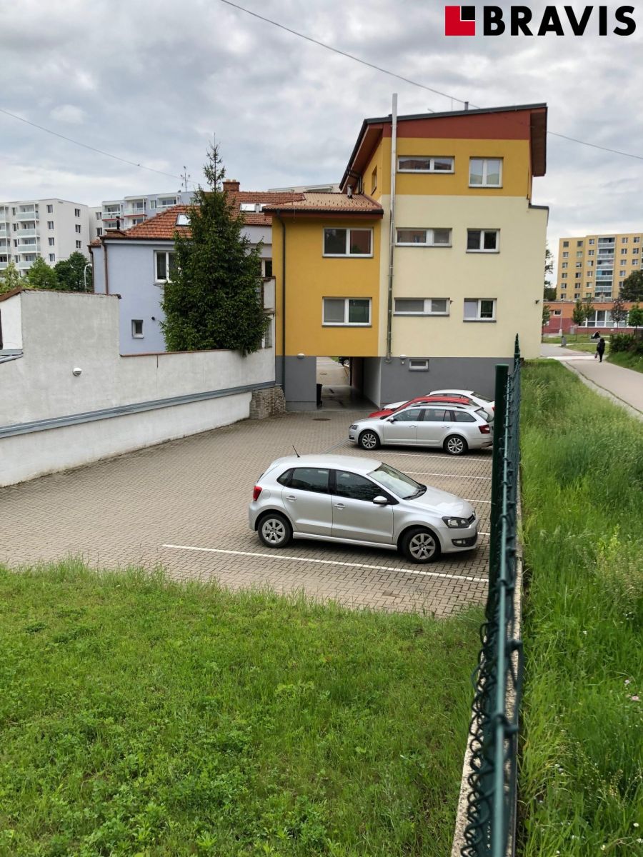 Pronájem bytu 2+kk,Brno - Starý Lískovec, ul. Jemelkova, parkovací stání, internet v ceně nájmu, skl, obrázek č. 3